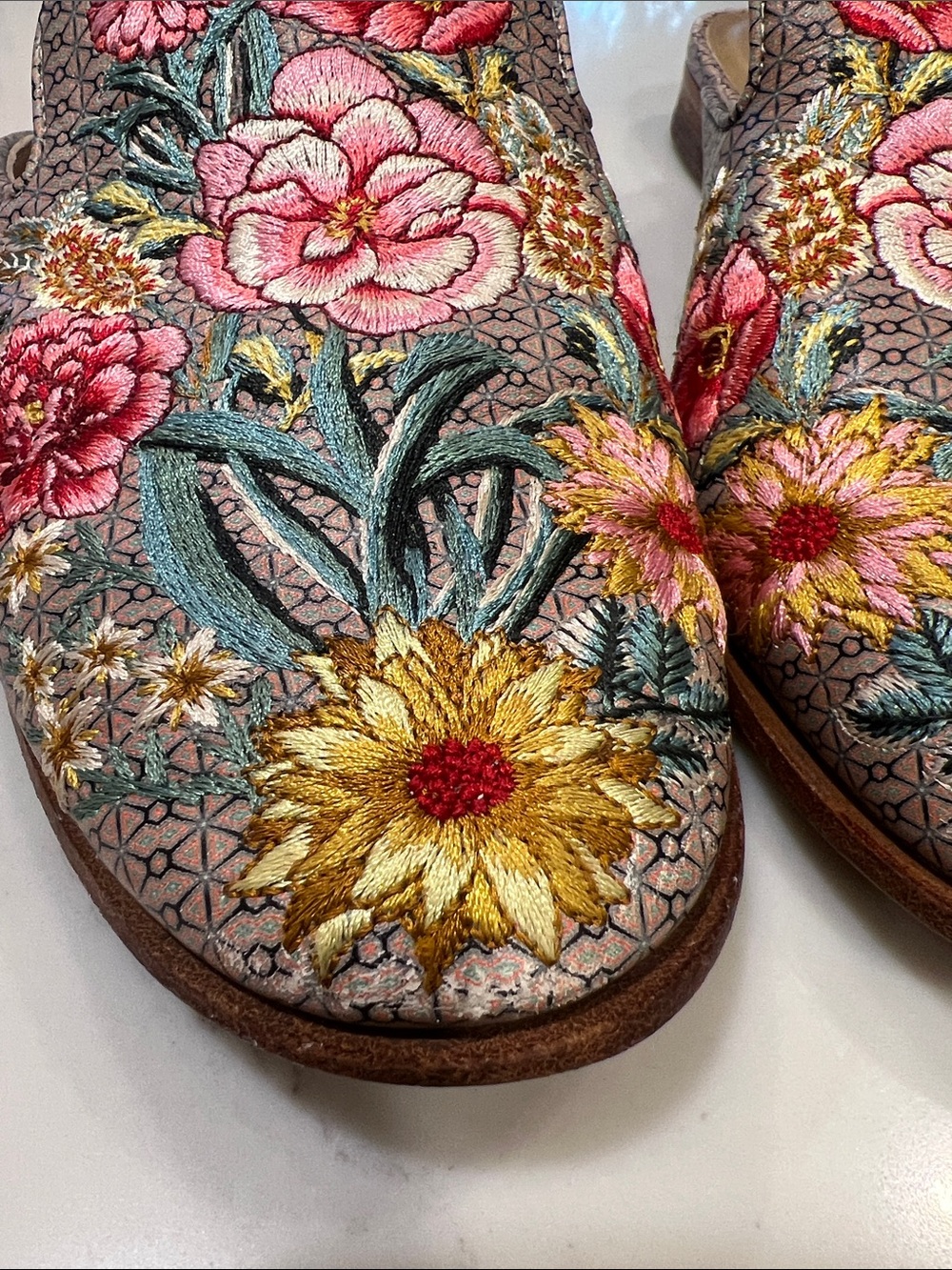 Johnny Was Jenna embroidered leather mule slides Sz 7 - Picture 8 of 8